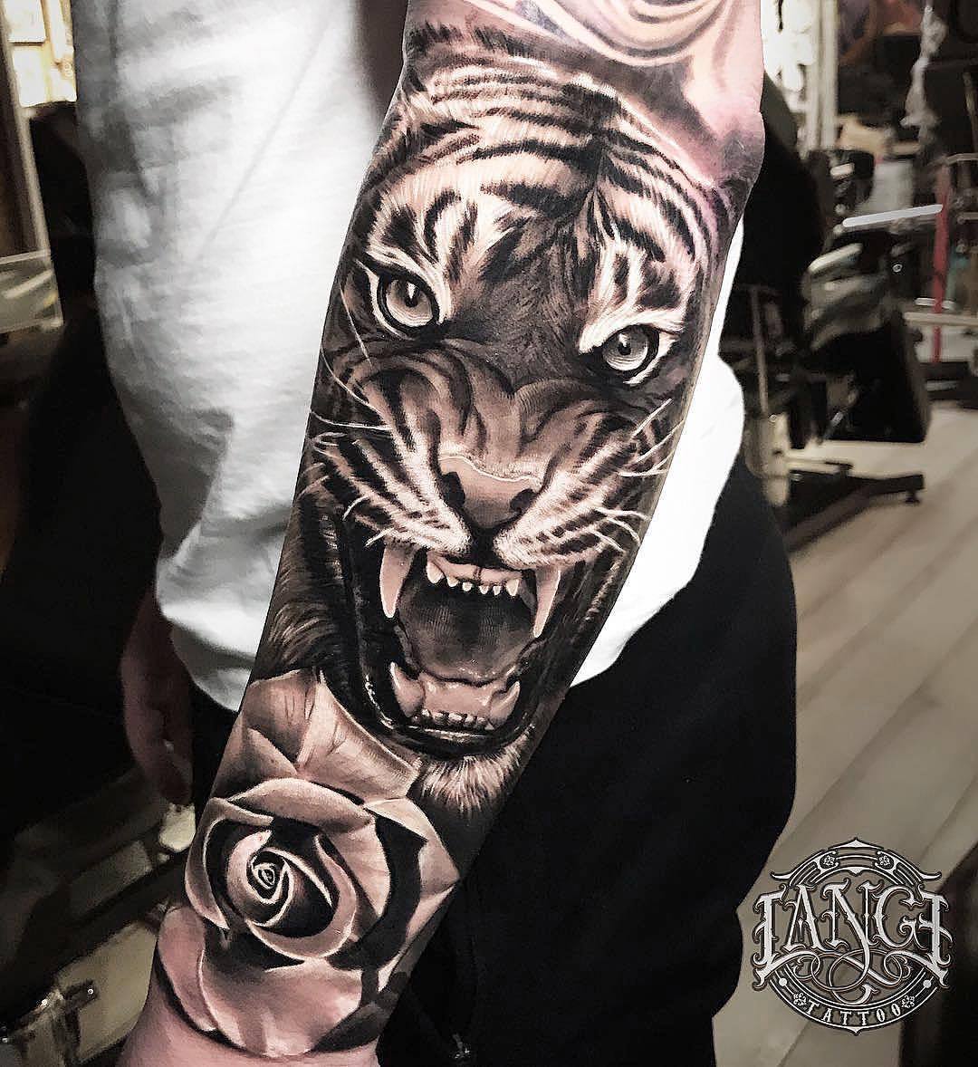Tiger Rose Tattoo Meaning  strenth and beauty  MyTatouagecom