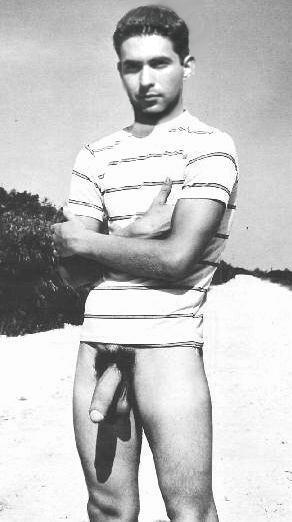vintagemaleerotica:  Unknown guy on the beach. Possibly by Tony Patrioli.1970s  ve
