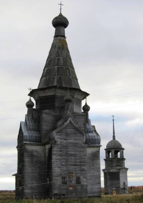 Church of the Ascension, Piyala, Arkhangelsk Oblast (c. 1651).> Photos by uchazdneg (2011).