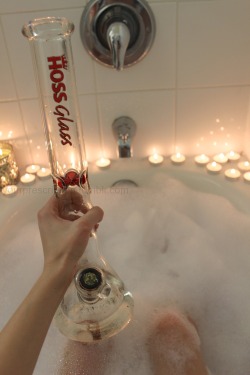 ourkittenseesghosts:soak away your troubles