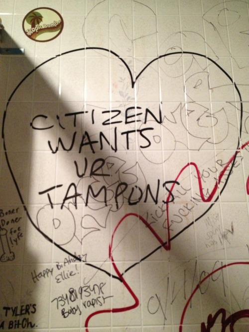 halfstoned:  the bathroom at Frankie’s is a peculiar place