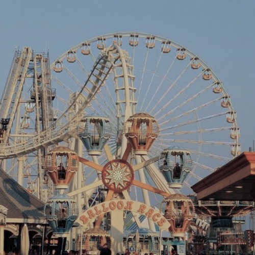 carnival datesLoud music, dizzy rides, colourful plushies, popcorn and kisses on the ferris wheel.- 