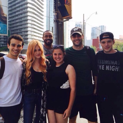 divergentmockinjay:  The cast of Shadowhunters is amazing, can’t wait!!