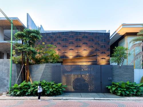 Weave House, Jakarta by Wahana Architects in HomeWorldDesign