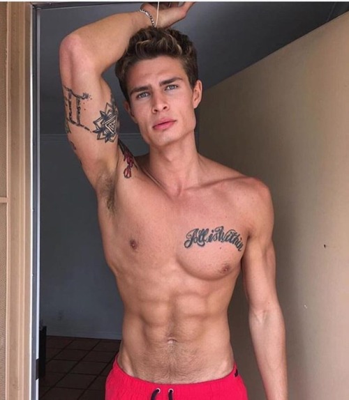 Refreshingly sexy and beautiful. Stunner @nolanzarlin striking a morning pose. #nolanzarlin