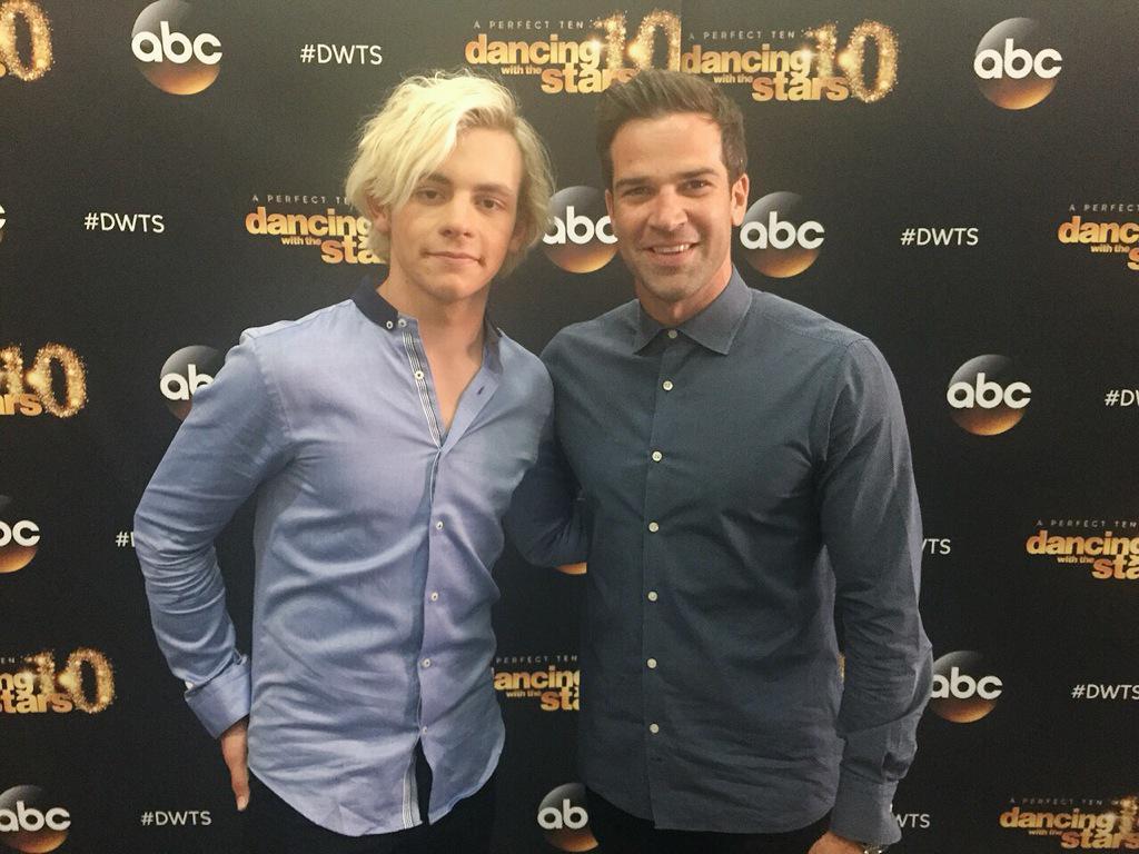 arerue4pic:Gethin Jones on Twitter: “.@rossR5 is about to perform on the #DWTS