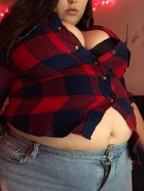 nfr30: onemorebite3:  thicccollegegirl   @sweetsouthernfeedee so perfectly round