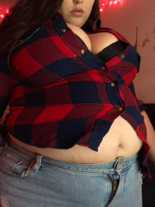 XXX nfr30: onemorebite3:  thicccollegegirl   photo