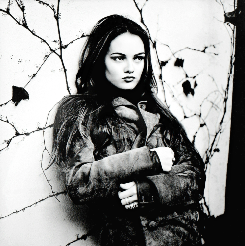 ohyeahpop:Vanessa Paradis, London, 1992 - Ph. Anton Corbijn