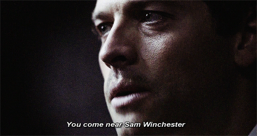 ohmycastiel-x:  i love it when castiel turns into a badass
