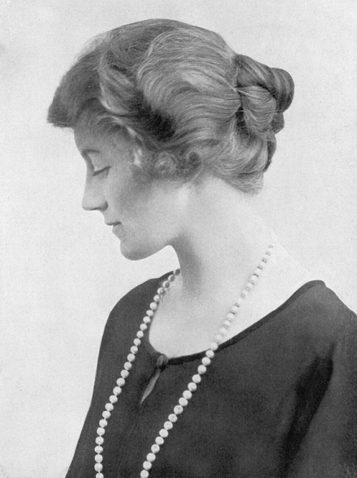 theroyalhistory:The Marchioness of Titchfield (born the Hon. Ivy Gordon-Lennox), 1922Man, hair goals