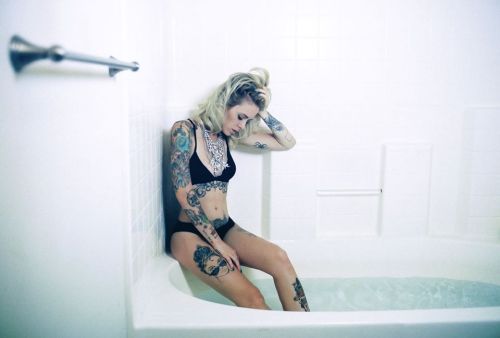 altmodelgirlcrush:  Alysha Nett 