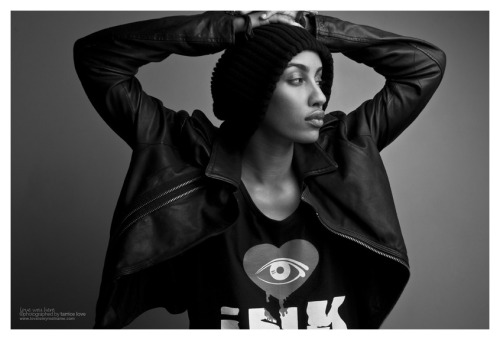 geekscoutcookies: bowtielass: Azmarie Livingston. She could get all my loins and coins