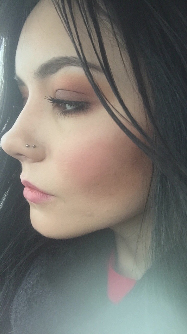 xunya:  When your makeup looks way too on point