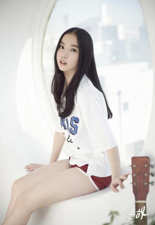 Name: 은하‬ EunhaBirthday: 1997.05.30Age: 17 (Korean age 18)Height: 163cmBlood Type: OStar Sign: Gemin