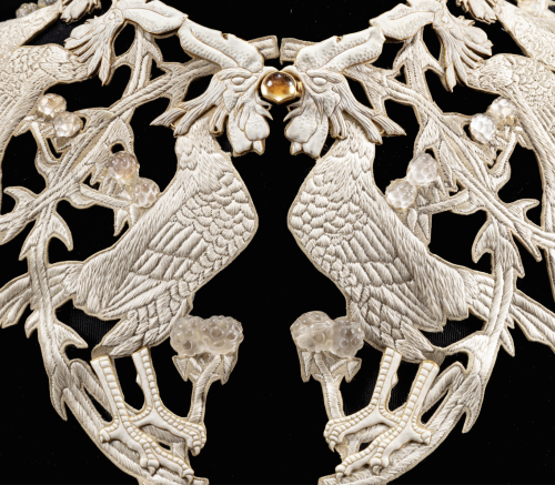 theladyintweed:Lalique necklace collar From 1909 Sotheby’s 