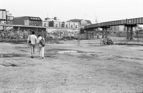 Potsdamer Platz August 1986. Köthenerstrasse visible beyond the monorail line (M-Bahn). All the