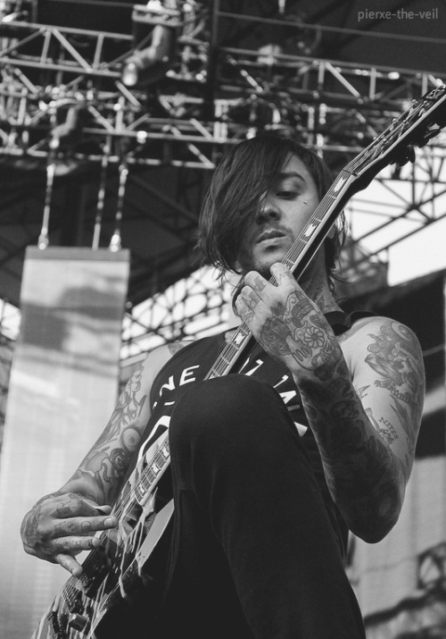 pierxe-the-veil:  Tony Perry (Pierce The Veil) my edit please don’t remove the credit