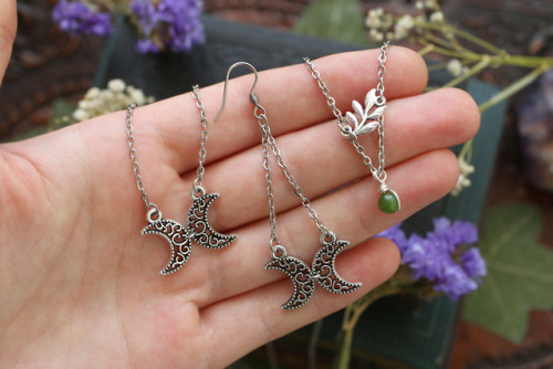 Tiny shop update with these cute earrings, matching bracelet and necklace at Etsy Shop - Sedna 90377