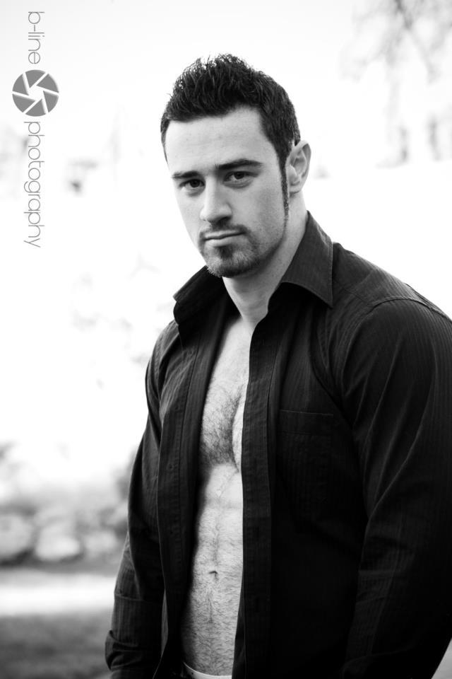 bottombearcub:  James Wells from Spartacus is a hung, hairy beast. 