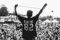 newyorkcitykillr:  ben barlow of neck deep, vans warped tour 2015 📷: joshua james halling 