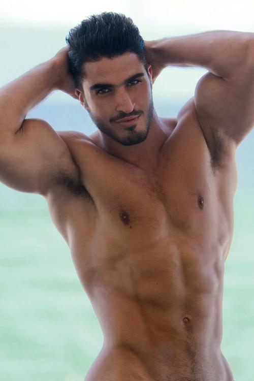 foofoo0aj:  webmess:  ArabMEN http://www.manwink.com/item/78954  My guy 