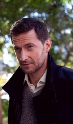 mrsrichardarmitage:  Bless this photoshoot (◕‿◕✿)