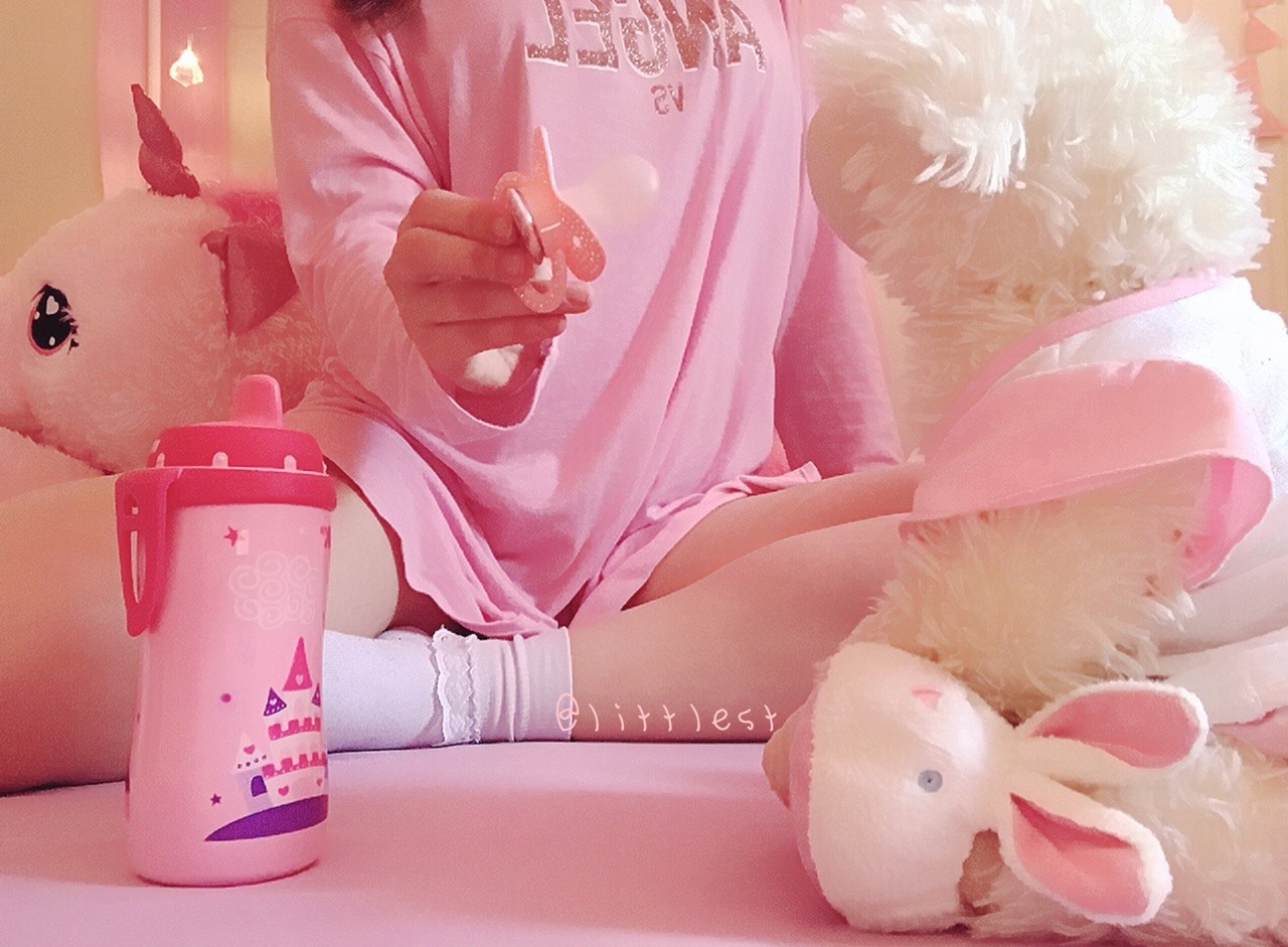 littlest:  daddy says good little girls share their toys ♡