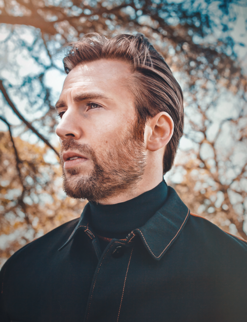 natasharomanovs:Chris Evans for L’Uomo Vogue || photo retouching