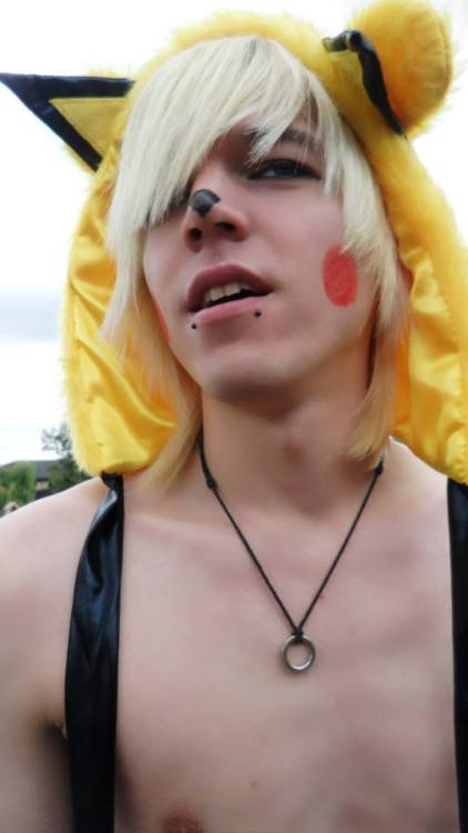 joeybowie: Mousě Ƥikachu Rawř