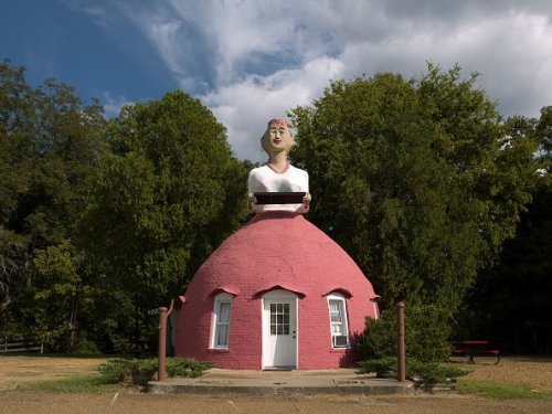 kahlie-poe:imperfect-lust:justdailyreads:The Weirdest Roadside Attractions In Every Statethis basket