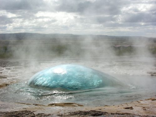 the-future-now:  A geyser in Iceland photographed right before erupting!! (via playfulshark on Reddit) #cool #iceland #geyser #nature #science #interesting #wow #awesome #fact Follow the-future-now on Tumblr and Instagram