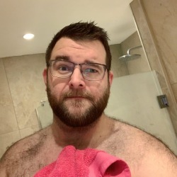 drew-bear84:Outta the shower and ready for the chilled weekend!!! 🐻 🚿  #morning #goodmorning #feelinggood #gay #gaybear #bear #beard #gaybeard #selfie #gayselfie #scruff #scruffy #scruffyhomo #chunkygays #chunkyguys #gayswithbeards #gayswithiphones