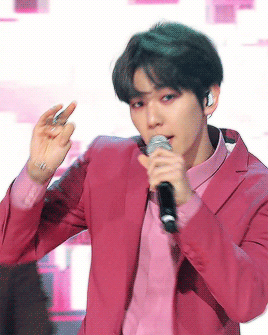 tipannies:  black haired bbh with pink eyeshadow 