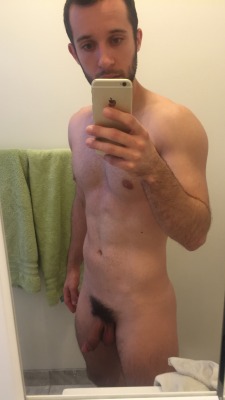 nakedfitguy:  Some goodies for all of my followers! I really hope you enjoy my pics and like my body. For me it’s always a love hate relationshipb