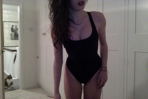 s0lvingsecrets: ☺pale blog that follows back☻