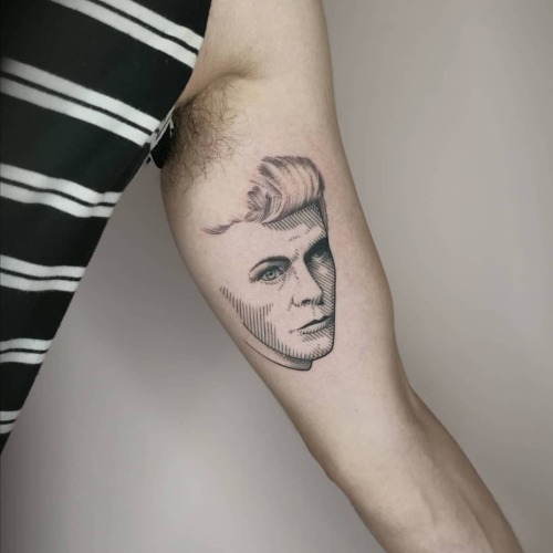 Did a little @davidbowie tattoo this week. Hope you like it. #davidbowie #bowietattoo #tattoo #londo