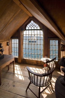spgent:  whistleharpsandpennywhistles:  simply-divine-creation:  Beautiful attic room with Cape Cod view » Imgur  ○◈○ Fairytale Blog ○◈○  waiting for my ship…. 