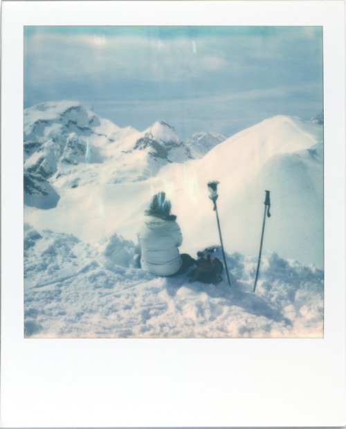 Depuis le sommet, je contemple le lendemain et mes rêves futursAlpes, FrancePolaroid SLR670-S, Polar