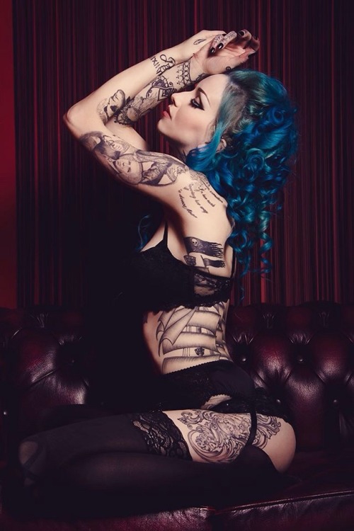 altmodelgirlcrush:  Shelly d’Inferno 