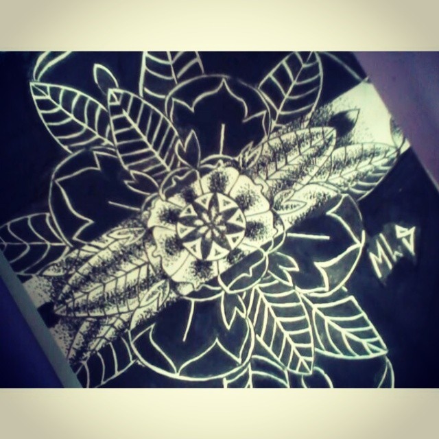 Opa, treinando as canetas novas #blackwork #linework #dotwork #drawingoftheday #mandala