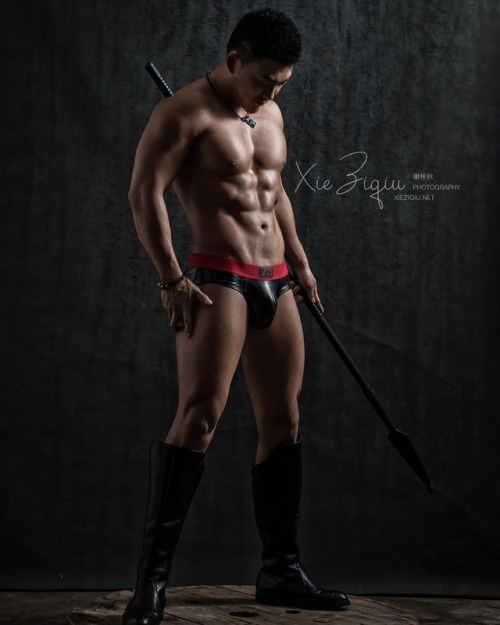 gogotiger#asianhunk #xieziqiu #hothunk #hunk #underwearmodel #leather www.instagram.com/xiez