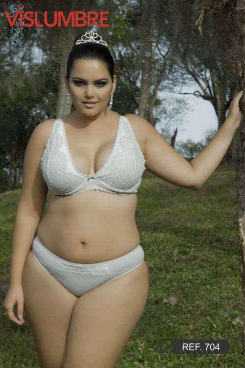 Sex xlsize:  Plus Size Model Cleo Fernandes. pictures