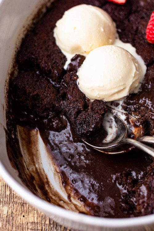 Porn Pics daily-deliciousness:Hot fudge pudding cake