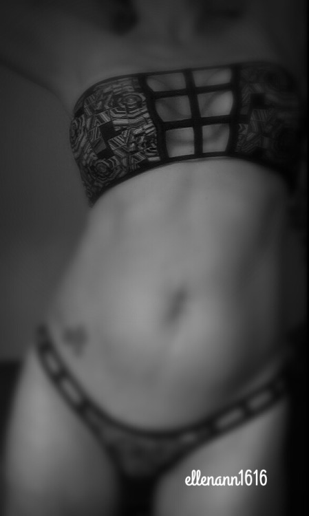 ellenann1616:  Thank you so very much to steeles-grey for the lovely swimsuit that he sent me from Amazon,  just because! !