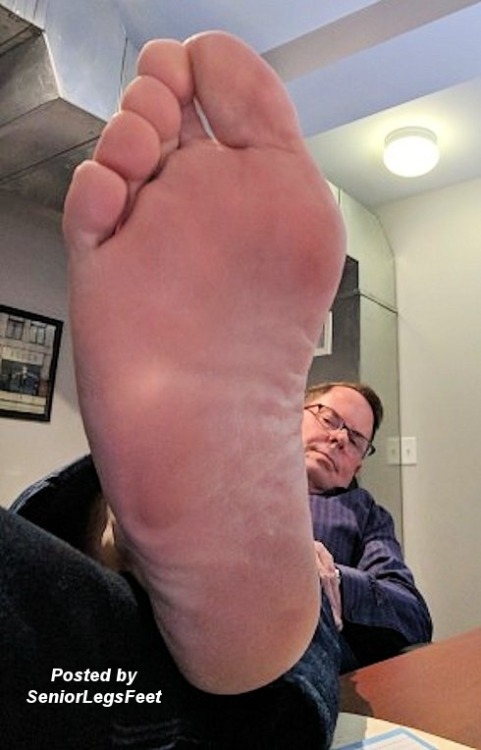 seniorlegsfeet:Time to please daddy - RUB-KISS his feet, boy!