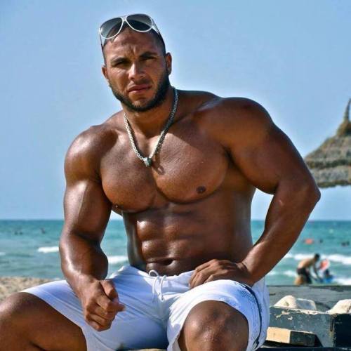 zoltanyuri:  YOSRI EL WARDENIJobs:                        Personal TrainerFrom:                       Sousse, Tunisia  Lives in:                  Sousse, Tunisia