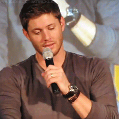 deans-colette:  princessjensenackles: [x]   YOU DON’T HAVE TO. JUST SIT THERE AND LOOK PRETTY OKAY. THANKS FOR BEING YOU BABE.