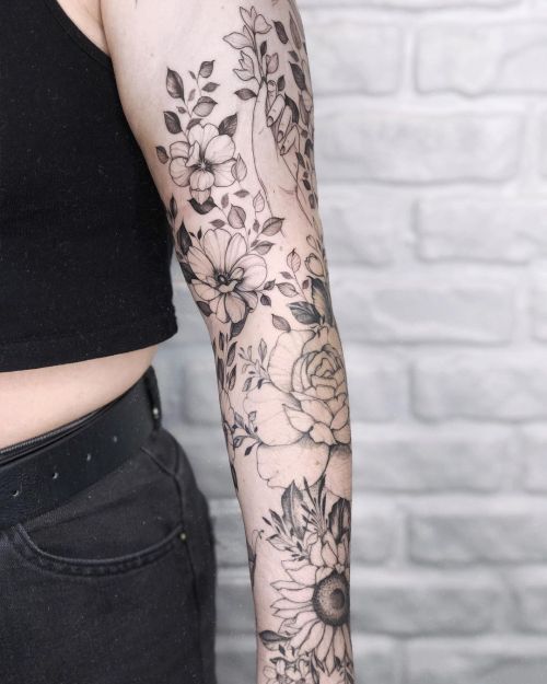 ig: des_true blackw;flower;sleeve