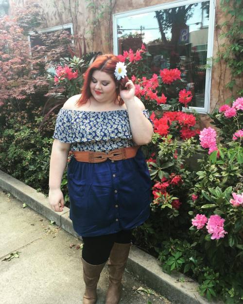 melissajantina: Flower girl! #effyourbeautystandards #honormycurves #fatfashion #psblogger #psfashio